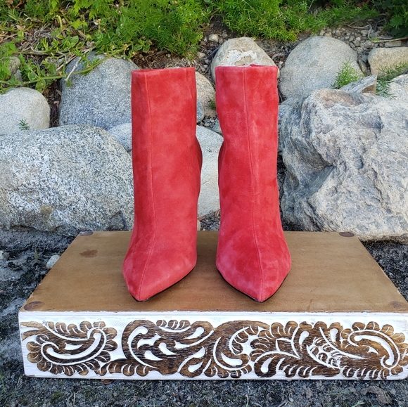 Fierce Sexy Steve Madden Red Suede Booties - Picture 3 of 11